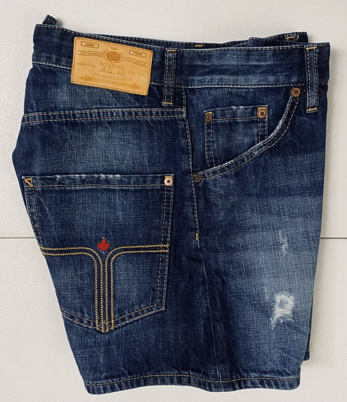 Dsquared2 Dsquared2 Marine Light Distress Denim Shorts 42 NWT Size 28" / US 6 / IT 42 - 7 Thumbnail