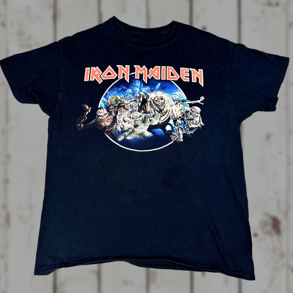 Vintage Iron Maiden Mens XL Zombie Mob Graphic Heavy Metal Rock Tee Shirt Size US XL / EU 56 / 4 - 1 Thumbnail