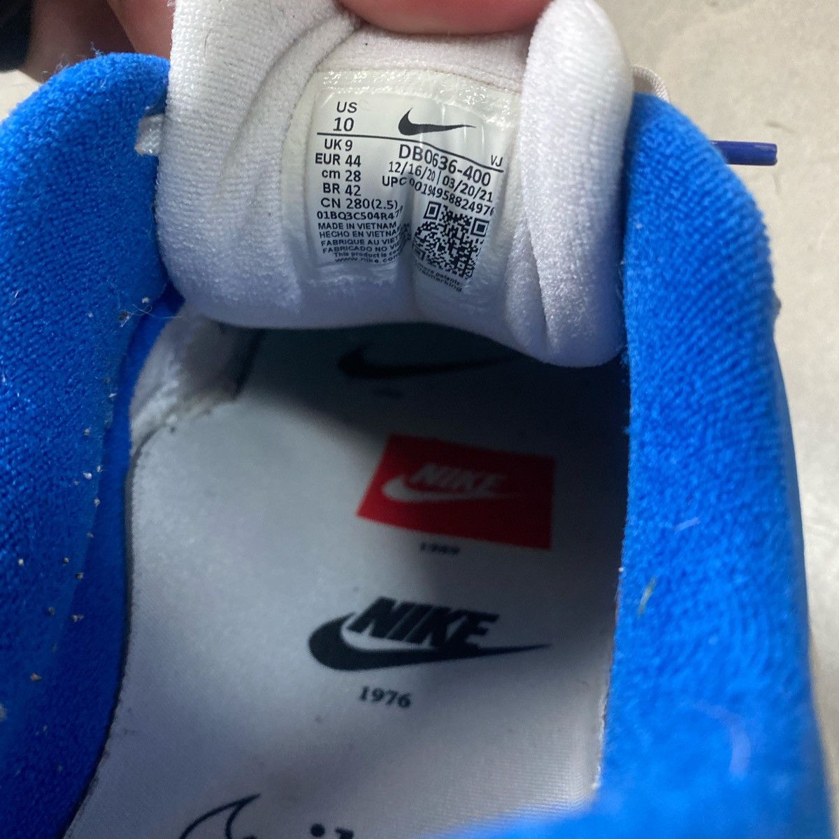 Nike Nike Air Max 90 SE FIRST USE SIGNAL BLUES! FOR SALE! Size US 10.5 / EU 43-44 - 4 Thumbnail