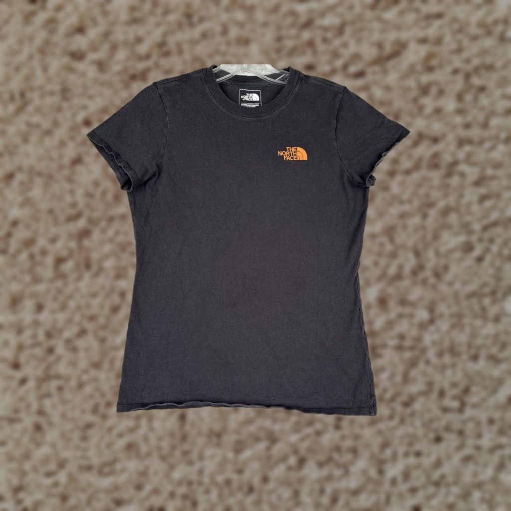The North Face The North Face Women's Shirt XS Black Short Sleeve Crew Neck Cotton Casual Outdoor Size XS / US 0-2 / IT 36-38 - 1 Thumbnail