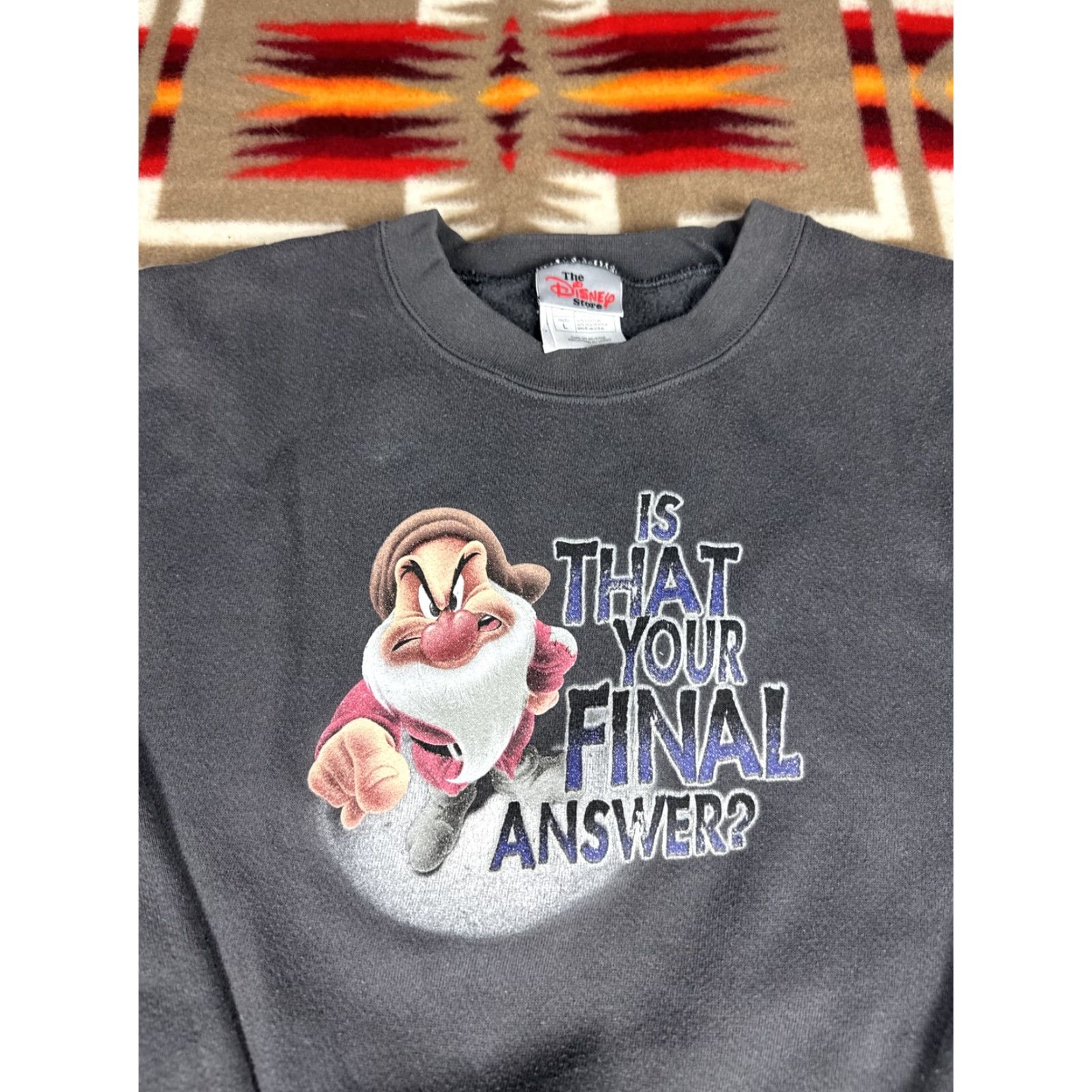 Disney VINTAGE Disney Snow White Grumpy Sweatshirt Crewneck Size L Gray Men Size US L / EU 52-54 / 3 - 2 Thumbnail