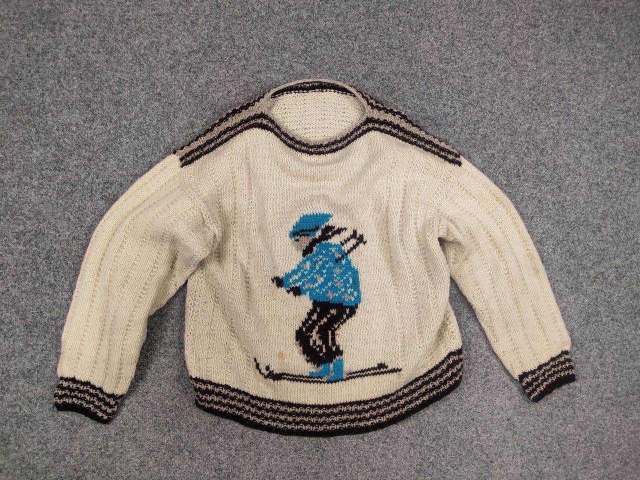 Vintage Vintage 50-60's Hand Knit Wool Crew chek Sweater skier Logo Size US S / EU 44-46 / 1 - 8 Thumbnail
