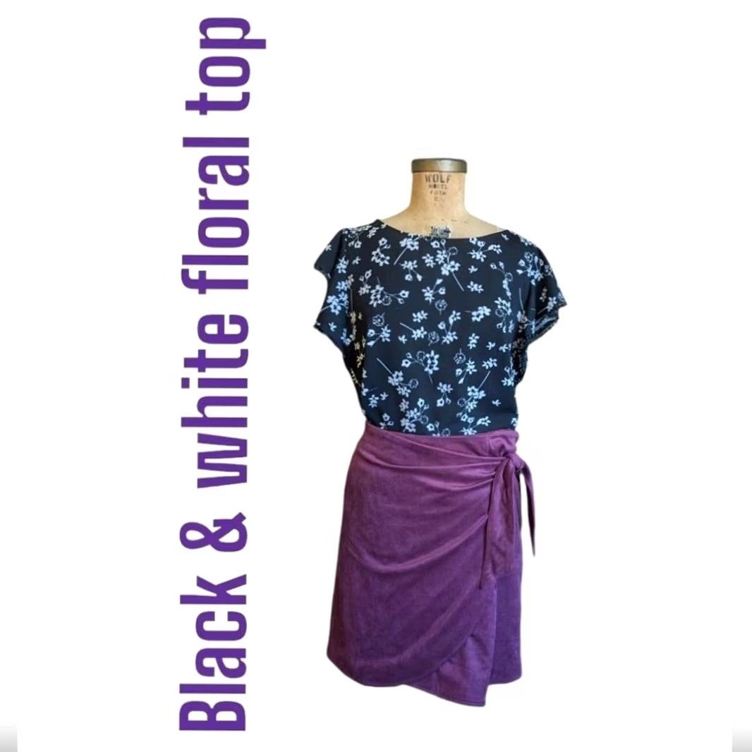 Vintage Black & White Floral Short Flutter Sleeve Pom Pom Trim Blouse Top Womens L Size L / US 10 / IT 46 - 2 Thumbnail