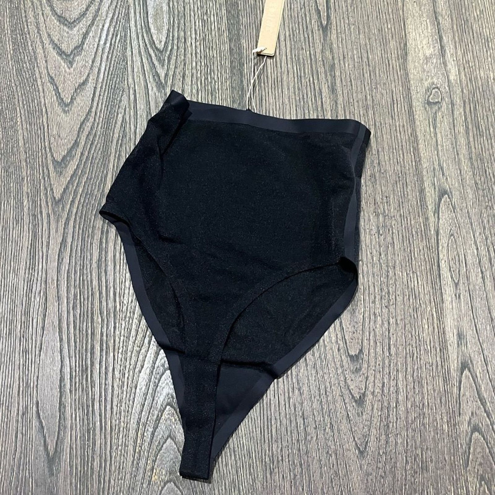 SKIMS NWT Skims Shapewear Seamless Sculpt High-Waisted Thong S Size ONE SIZE - 4 Thumbnail