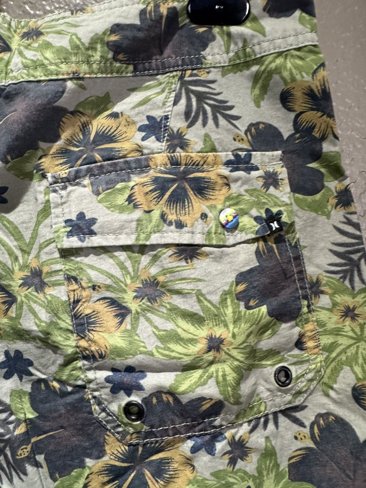 Hurley Vintage Hurley Patchwork Green Floral Cami Surf Skate Shorts Size US 30 / EU 46 - 8 Thumbnail