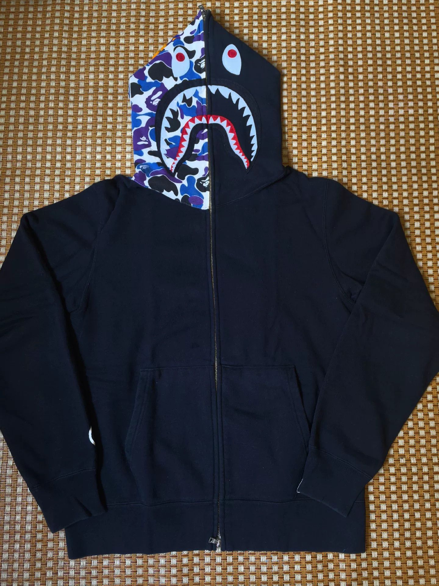 Bape Bape Multi Shark Sweatshirt Pullover Size US L / EU 52-54 / 3 - 1 Thumbnail