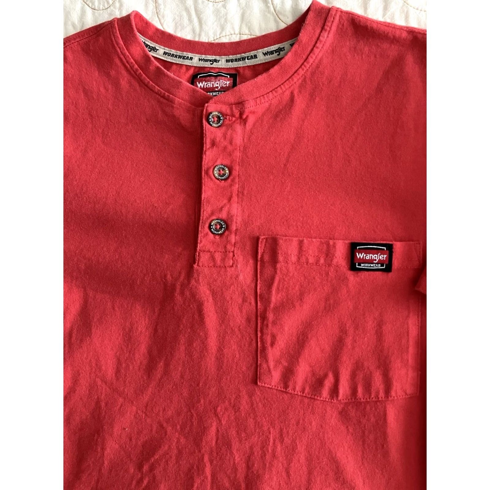 Wrangler VINTAGE? No. Wrangler Workwear Men's Pocket T-Shirt Red Small 34-36 Crew Short Sleeve Cotton Blend Pocket Button Comfortable Classic Outdoor Size US M / EU 48-50 / 2 - 2 Thumbnail