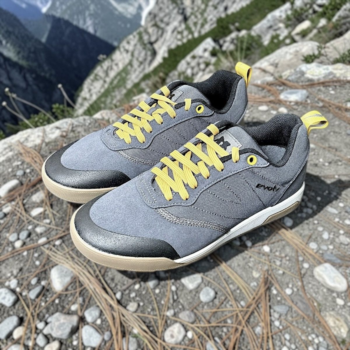 Other Evolv Rebel Unisex Gray Hiking Shoes Mens 6, Womens 7 Size US 7 / IT 37 - 2 Thumbnail