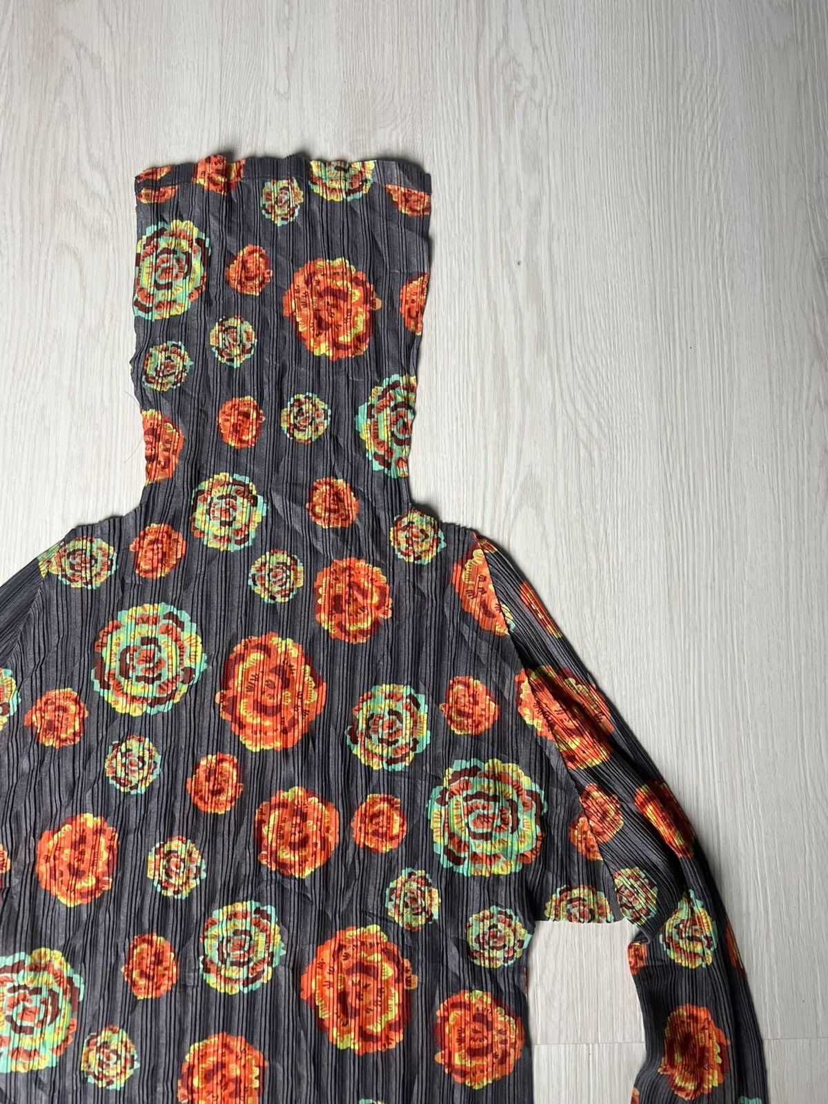 Pleats Please Issey Miyake Rare Pleats Please Issey Miyake Roses High Neck Size XL / US 12-14 / IT 48-50 - 2 Thumbnail