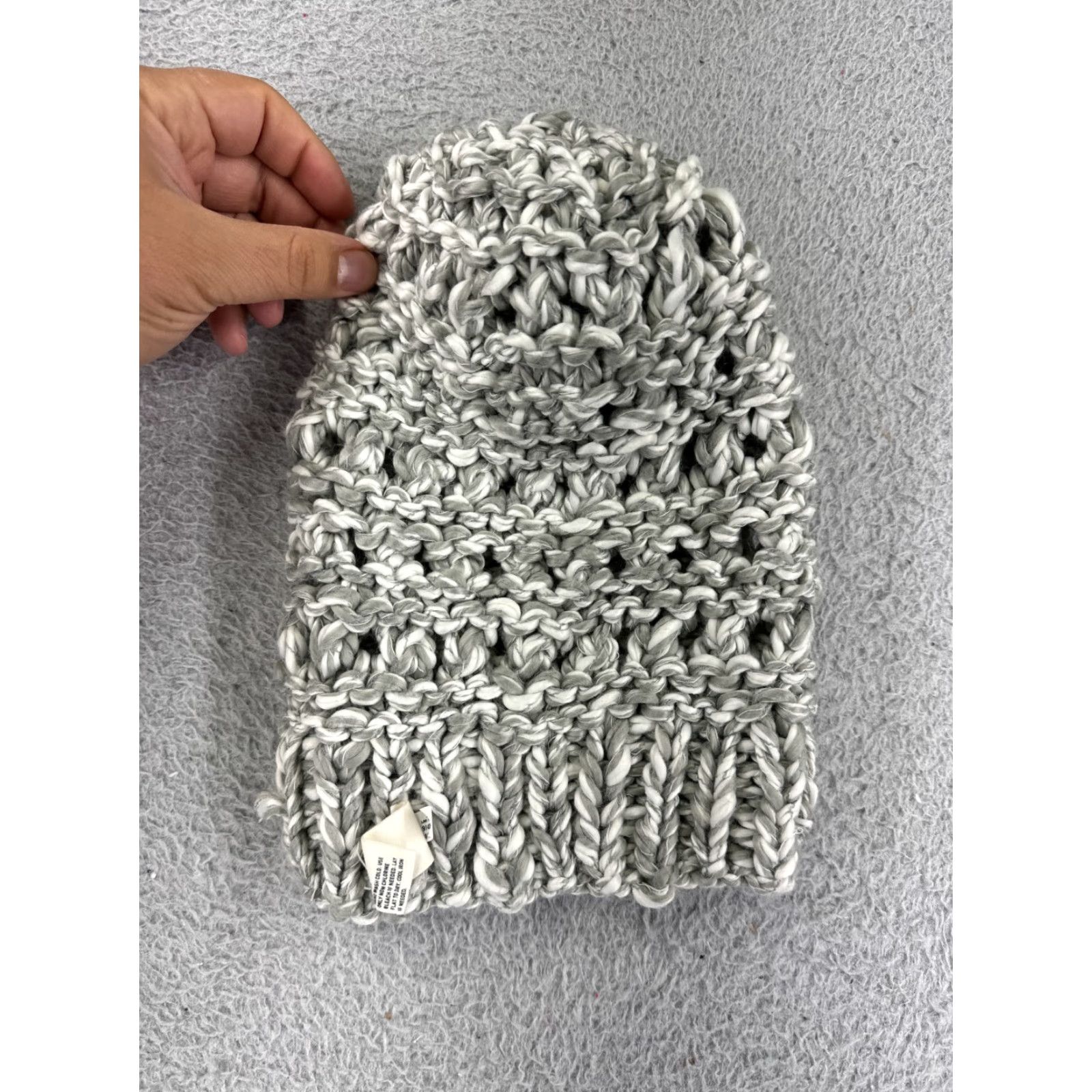 American Eagle Outfitters VINTAGE American Eagle Beanie Toque Adult One Size Gray White Knit POM Acrylic Nylon Size ONE SIZE - 5 Thumbnail