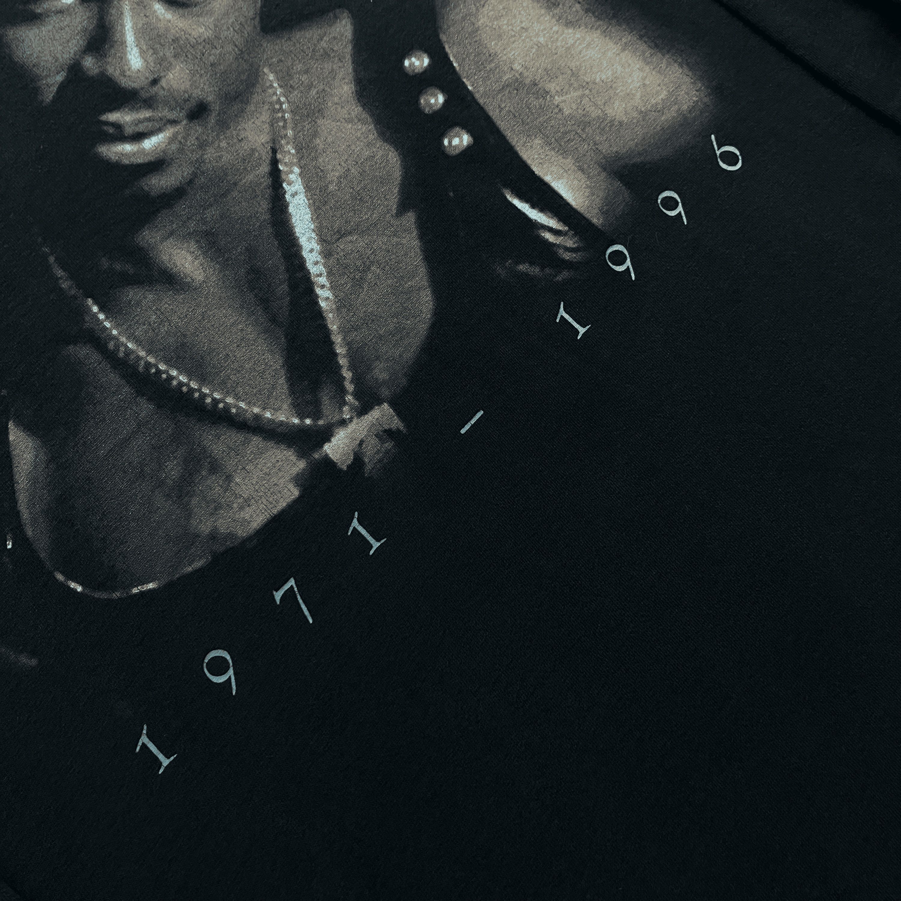 Rap Tees Vintage 1996 2pac Memorial T-Shirt Size US XL / EU 56 / 4 - 2 Thumbnail