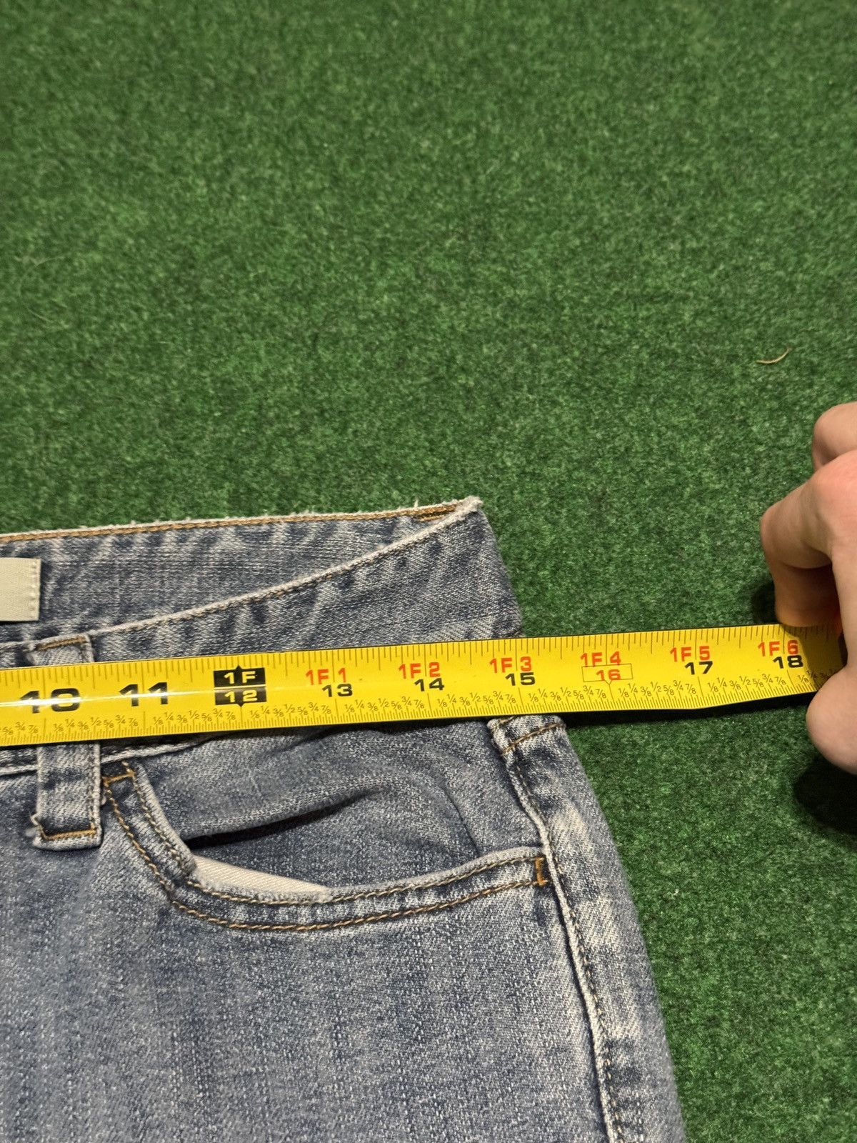 Gap Gap Denim Low Rise Flare 6 Regular 30x30 Light Wash Jeans Size 28" / US 6 / IT 42 - 4 Thumbnail