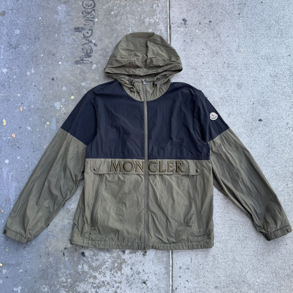 Moncler Moncler Men's Joly Crinkle Nylon Jacket in Green Size US L / EU 52-54 / 3 - 1 Thumbnail