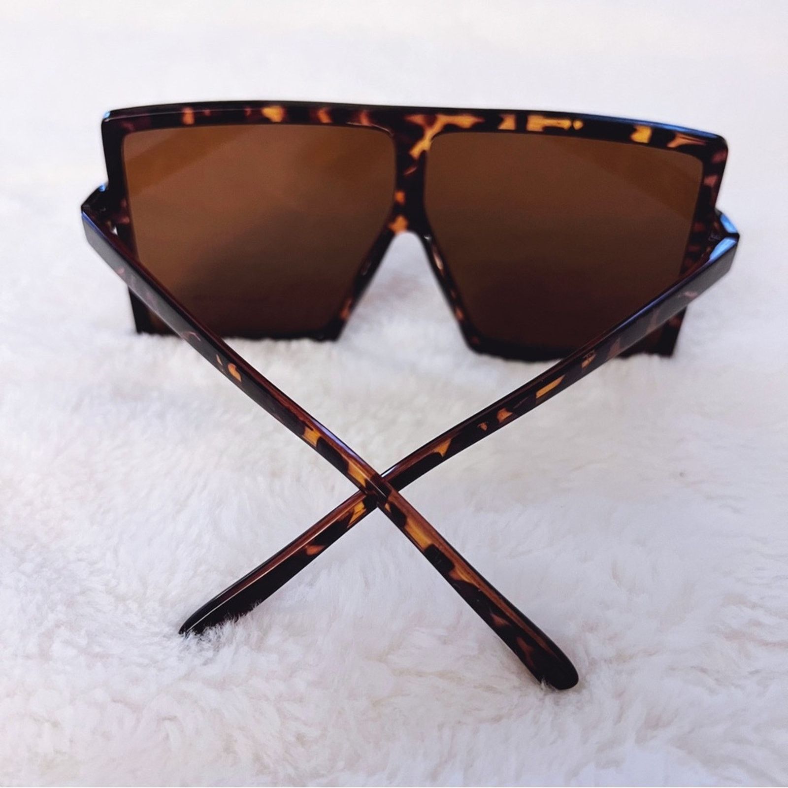 Other Ivonne Tortoise Brown Oversized Square Sunglasses Size ONE SIZE - 7 Thumbnail