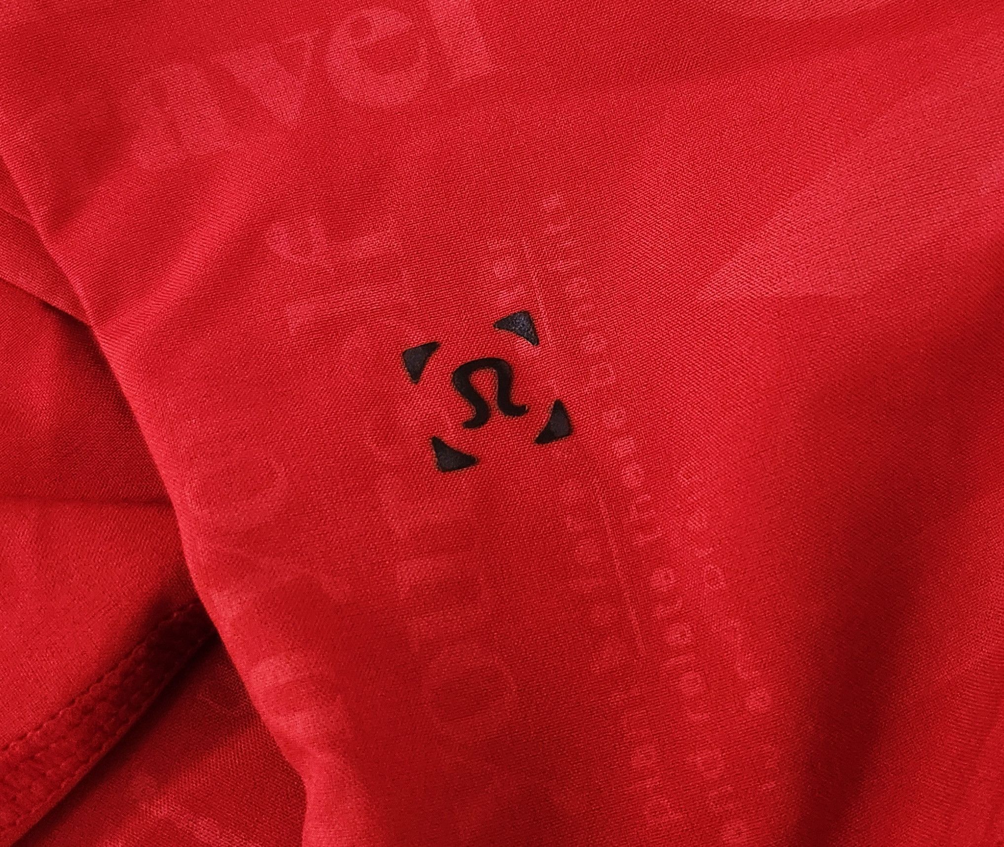 Lululemon Lululemon T.H.E. Short 9" Manifest Dark Red Shorts Medium Size US 32 / EU 48 - 12 Thumbnail