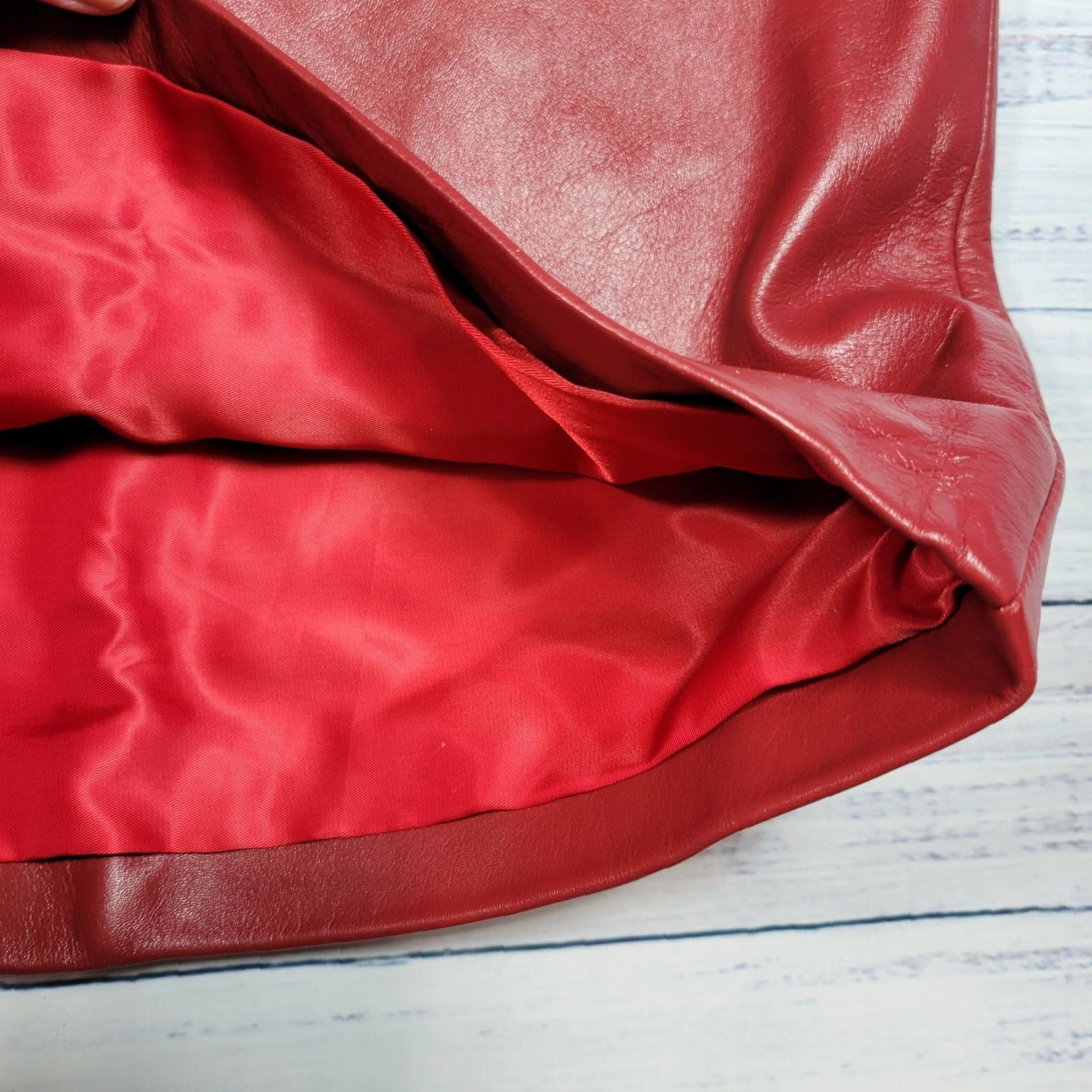 Vintage VINTAGE Leather Cult Red Leather Skirt Bow Accent Straight Pencil Side Zip Lined XS NWT Size 26" / US 2 / IT 38 - 6 Thumbnail