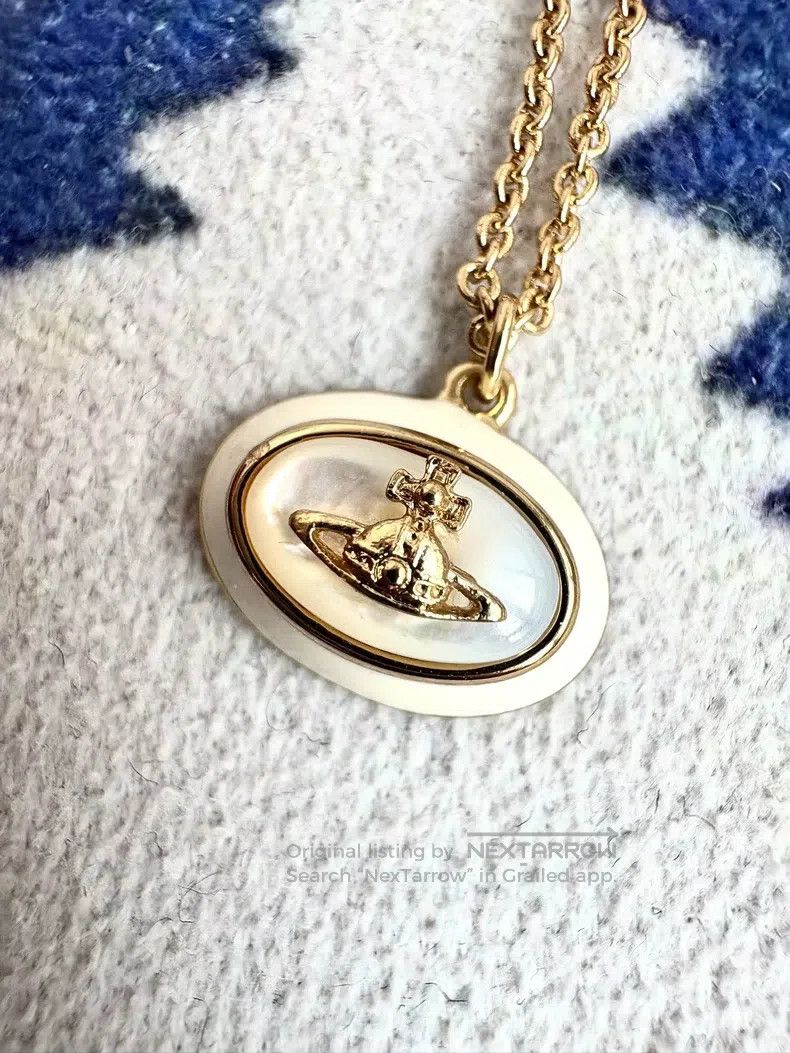 Vivienne Westwood Vivienne Westwood White gold mother-of-pearl Saturn neckla Size ONE SIZE - 3 Thumbnail