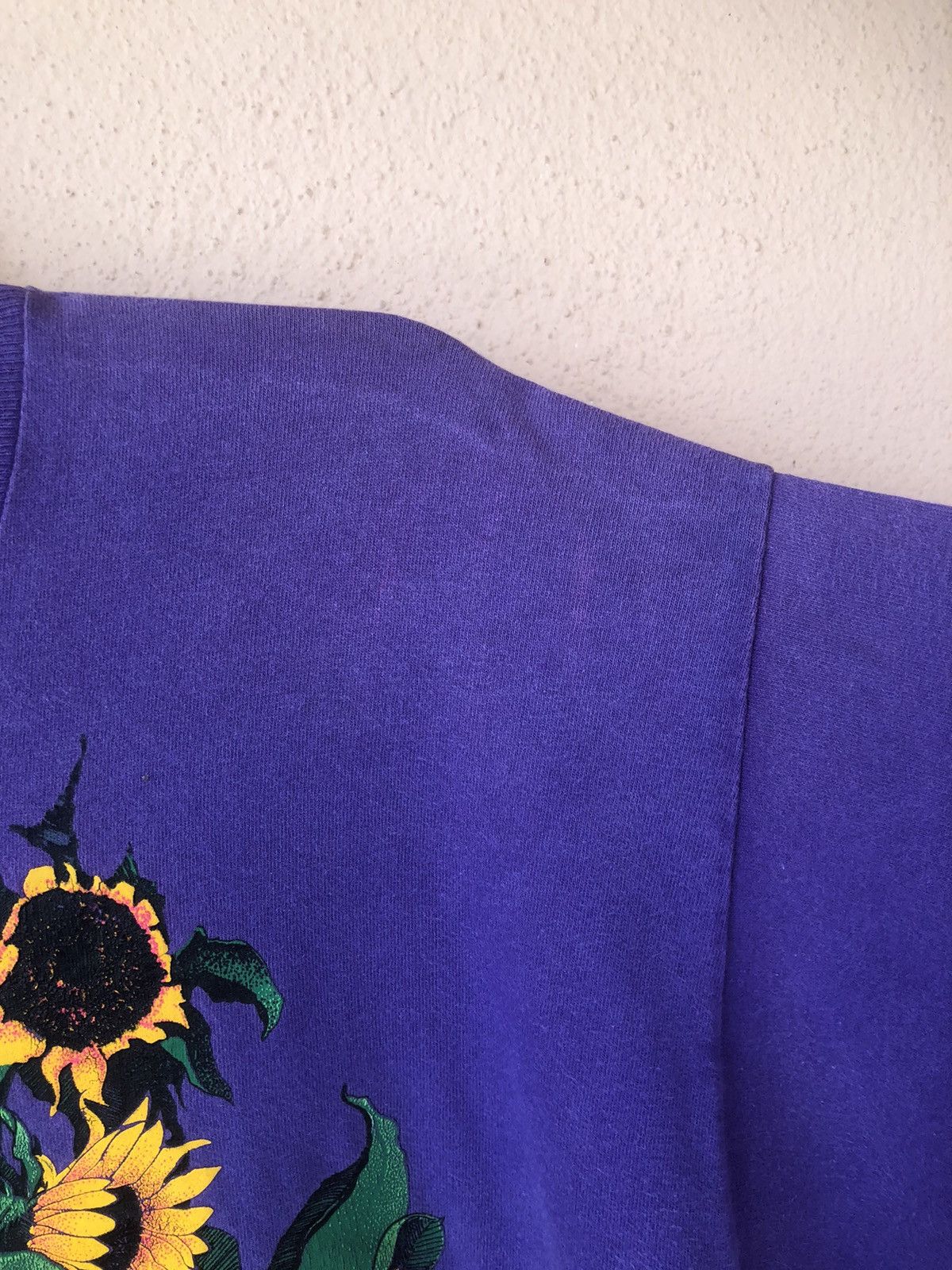 Vintage Vintage 90s The Flower Art Tee Size US XL / EU 56 / 4 - 6 Thumbnail
