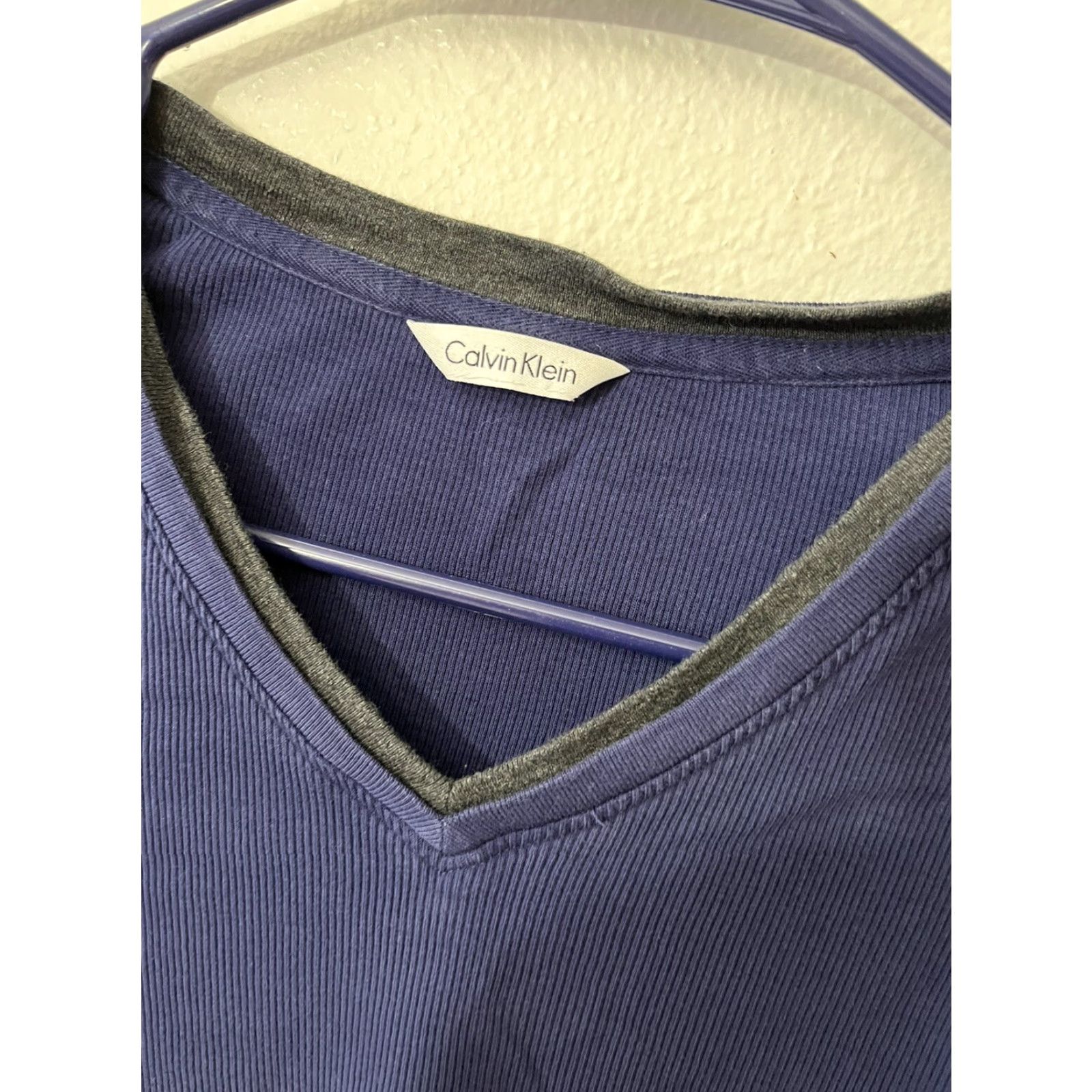 Calvin Klein Calvin Klein Mens Sweater Large Blue V Neck Pullover Long Sleeve Sweatshirt Size US L / EU 52-54 / 3 - 3 Thumbnail