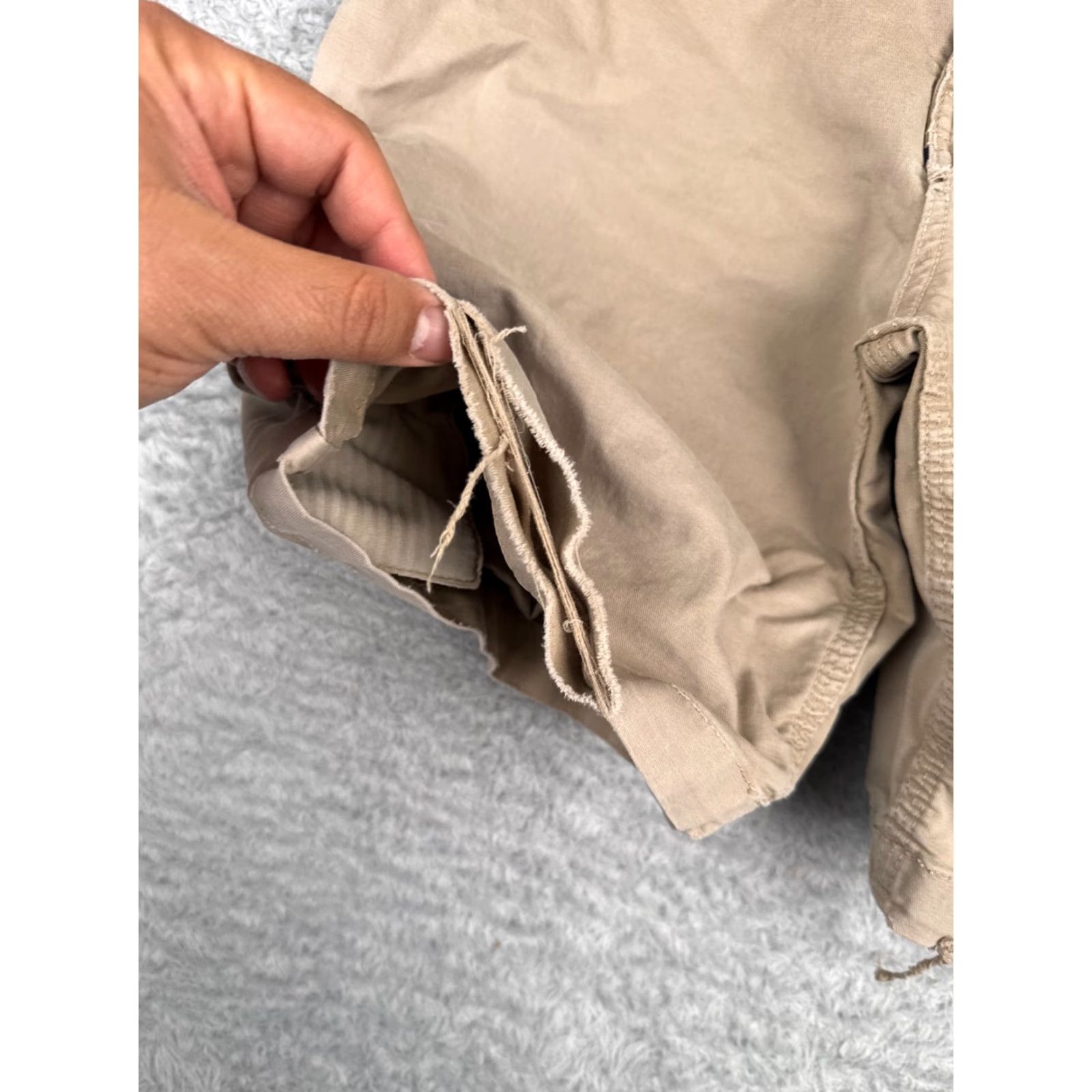 The North Face VINTAGE The North Face Shorts Mens Regular 30 Beige Cotton Twill 8 Inseam Casual Shell Logo Adjustable Waist Mens Size US 30 / EU 46 - 7 Thumbnail