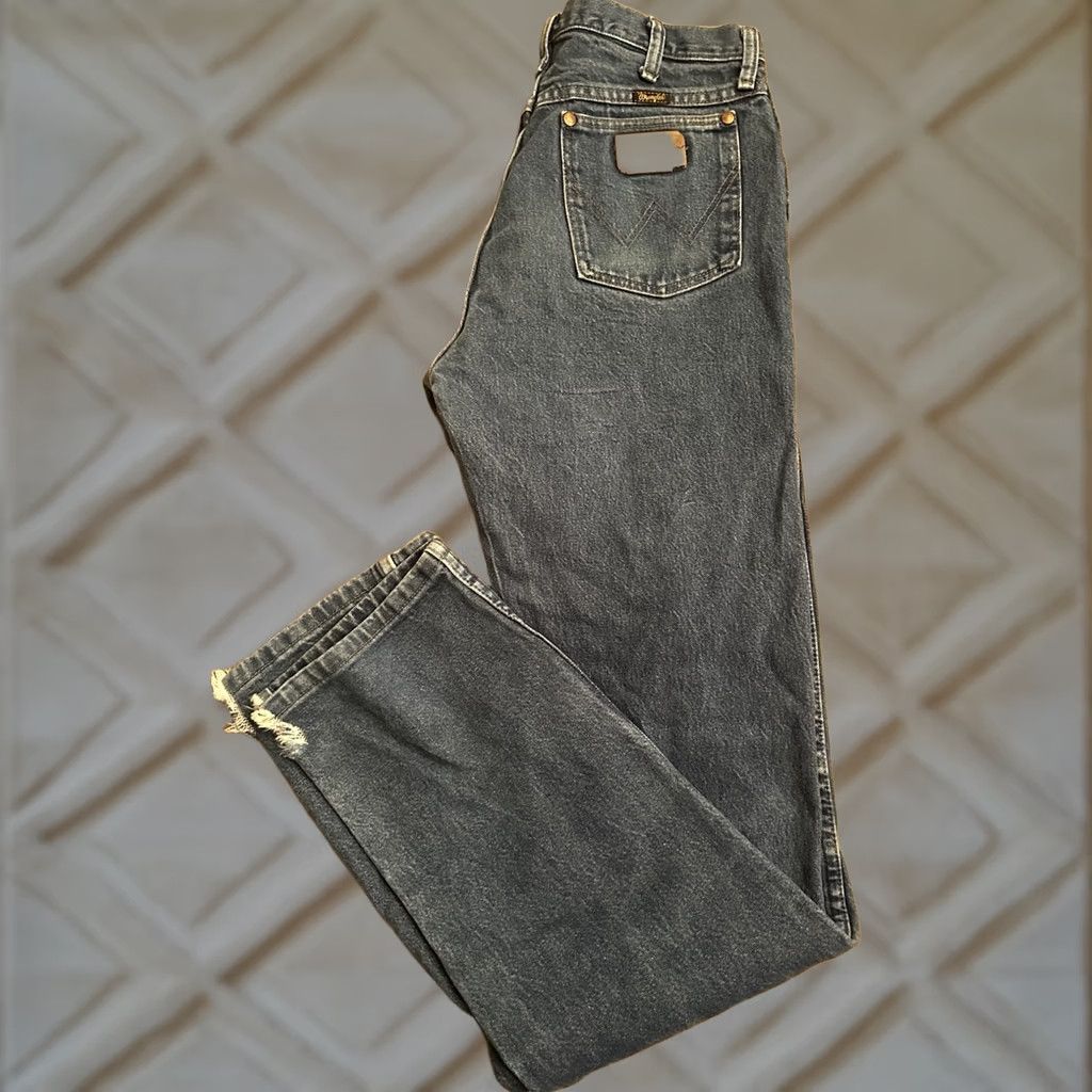 Wrangler Wrangler 13MWZ Jeans Men 32x36 Blue Denim Western Cowboy Cut Riding Work Pants Color Blue Denim Regular Straight Mens 13MWZ USA Cowboy Theme Size US 32 / EU 48 - 1 Thumbnail