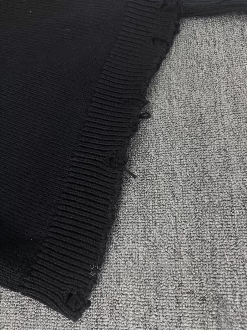 Saint Laurent Paris Saint Laurent Paris Distressed Black Knit Sweater i Size US S / EU 44-46 / 1 - 4 Thumbnail