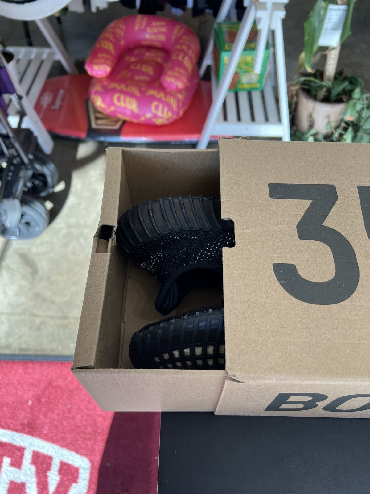 Adidas Adidas Yeezy 350 V2 Core Black White Oreo Sz. 5Y (2016) Size US 5 / EU 37 - 10 Thumbnail