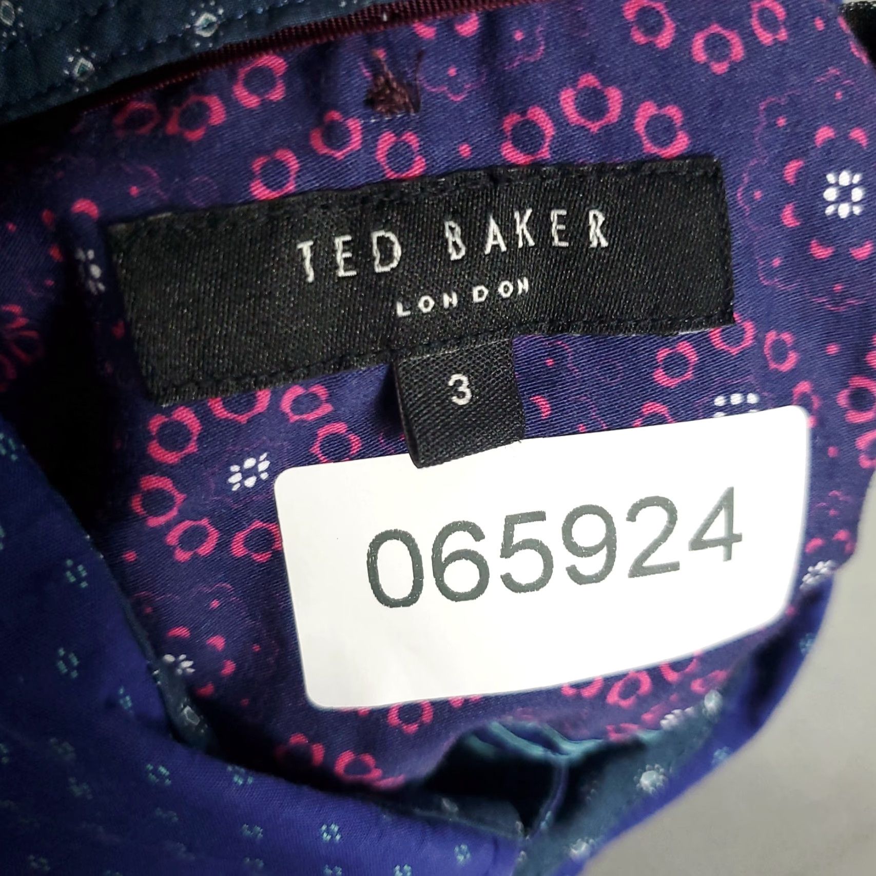 Ted Baker Ted Baker London Shirt Mens Size 3 Blue Button-Up Short Sleeve Casual Geometric Pattern Size US S / EU 44-46 / 1 - 6 Thumbnail