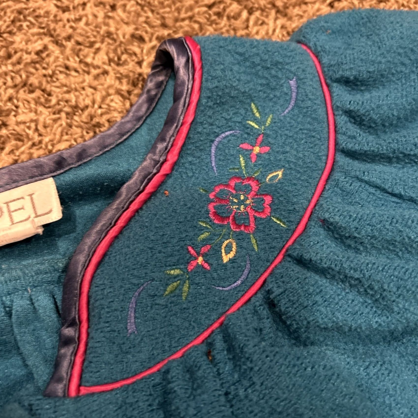 Altea VINTAGE Appel Maxi Robe House Coat Women's Teal Pockets Fleece Retro 3X Robe Women Teal Polyester Satin Trim Quilted Yoke 3X Size ONE SIZE - 3 Thumbnail