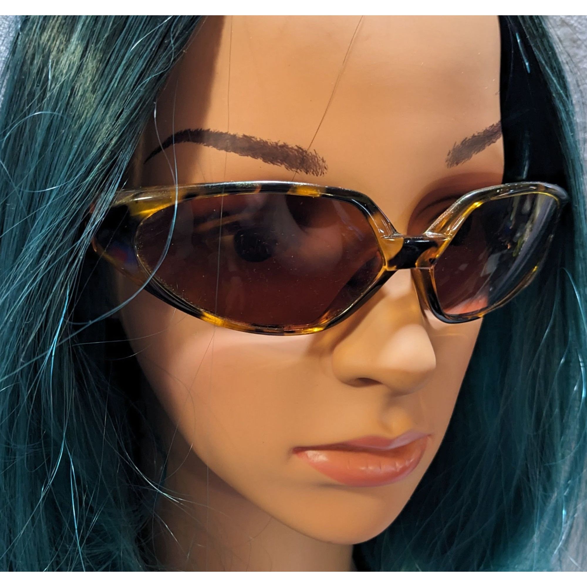 Other Revlon Retro Brown And Gold Tortoise Sunglasses Size ONE SIZE - 6 Thumbnail