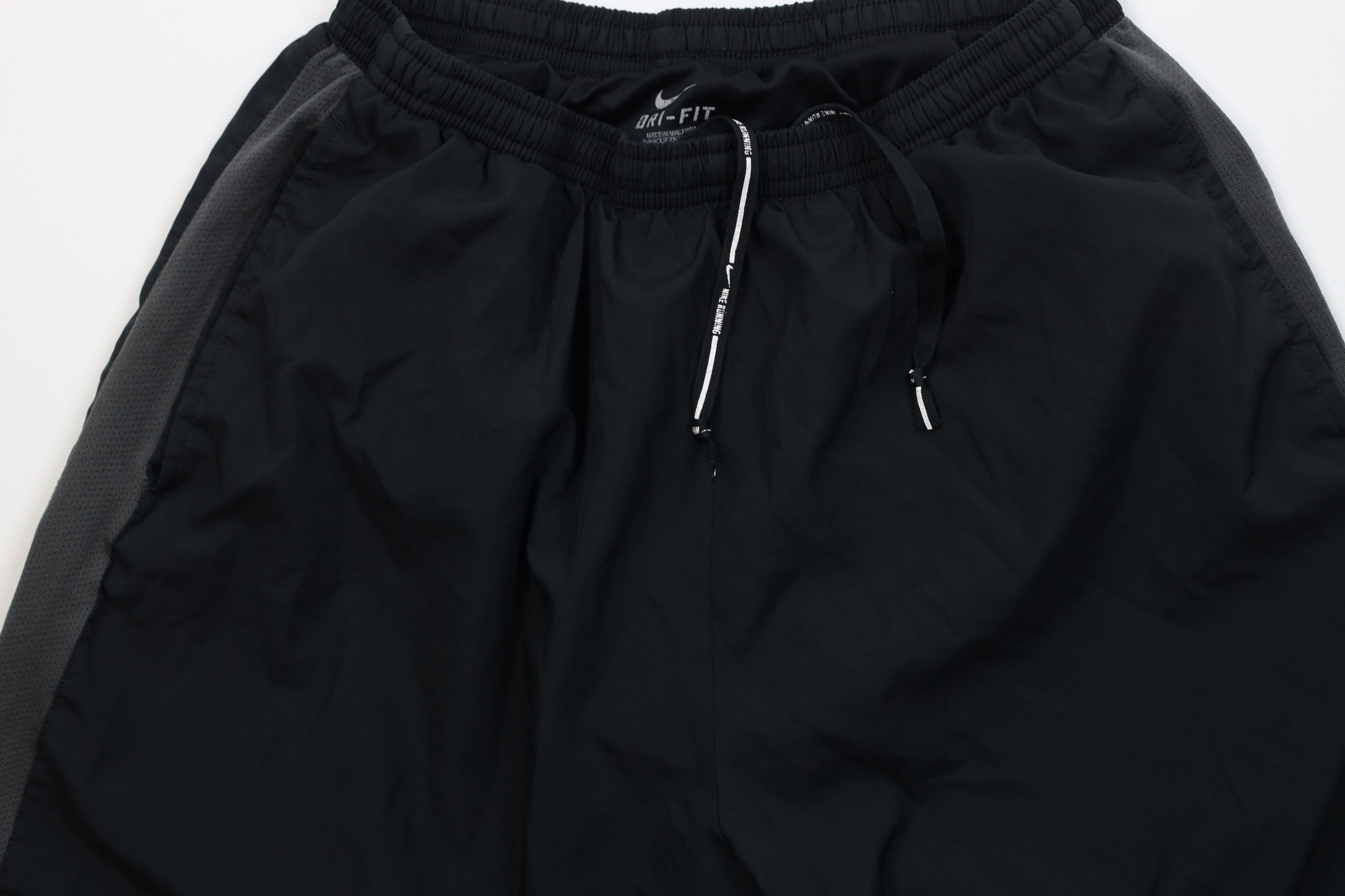 Nike Vintage Y2K Nike Scott Mini Swoosh Lined Above Knee Shorts Size US 32 / EU 48 - 3 Thumbnail