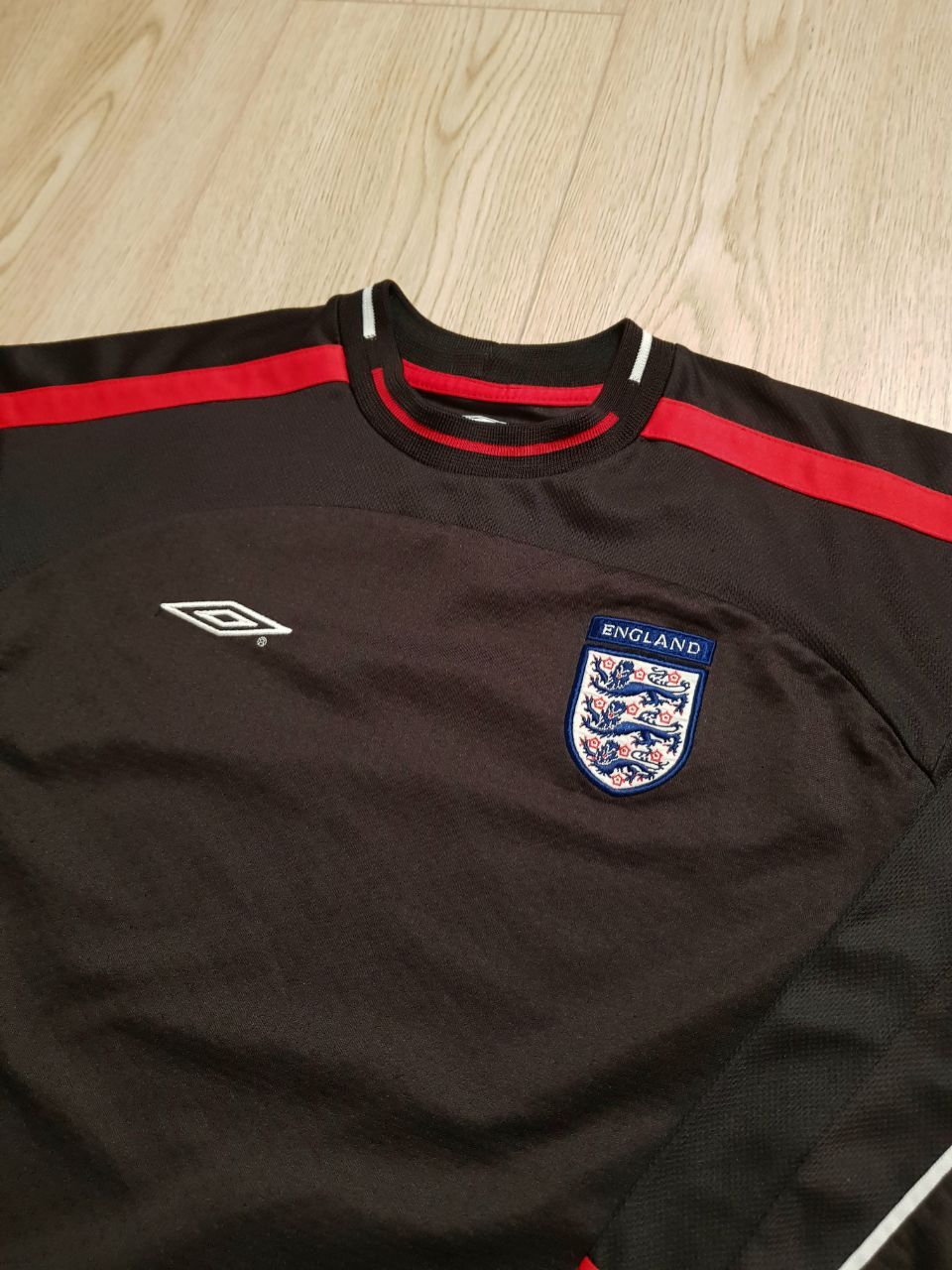 Umbro T-shirt Umbro England goalkeeper 2001-2002. Size US XXS / EU 40 - 2 Thumbnail