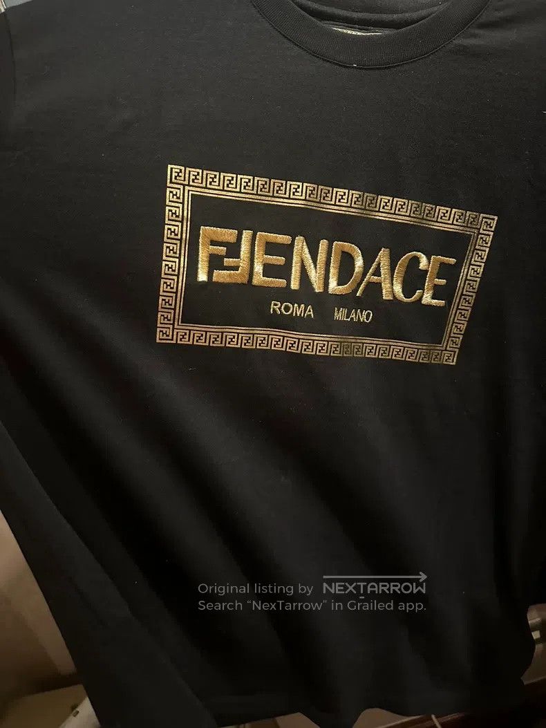 Versace Versace Co-branded short sleeves Size US XL / EU 56 / 4 - 1 Thumbnail