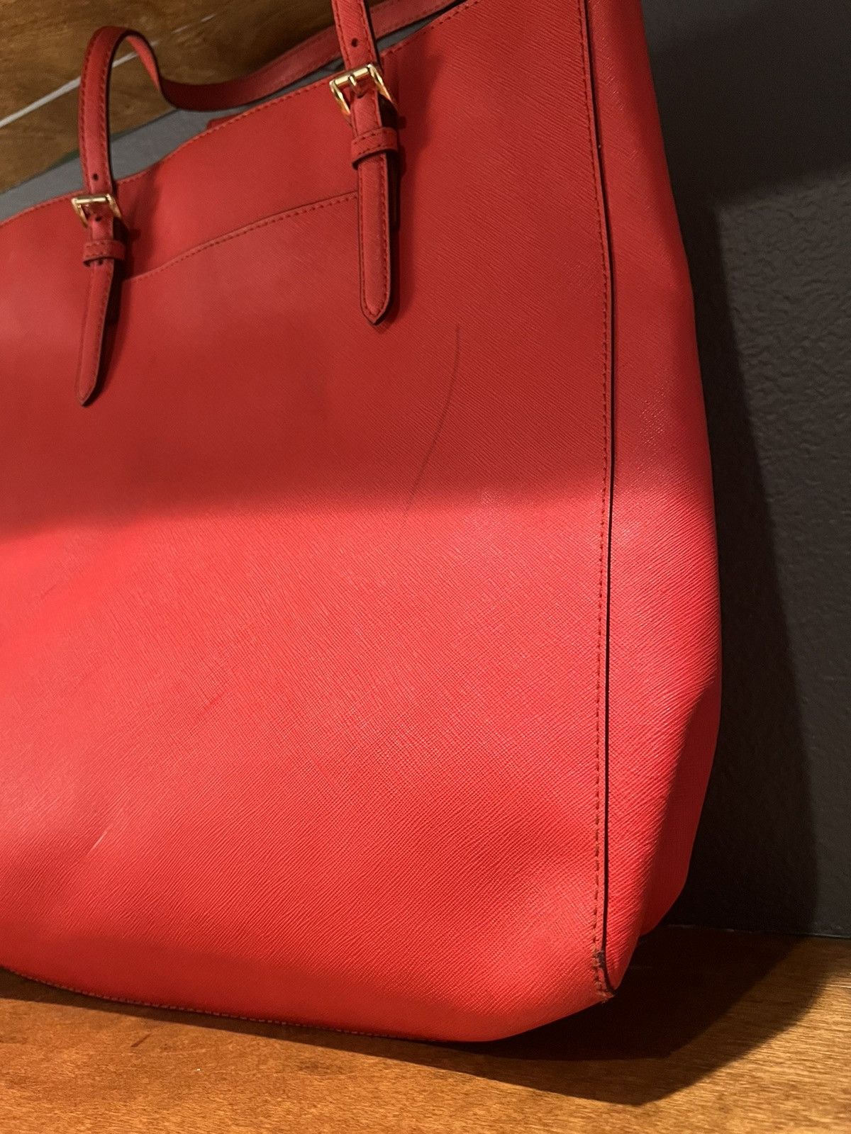 Michael Kors Michael Kors Saffiano Leather Bag Size ONE SIZE - 7 Thumbnail