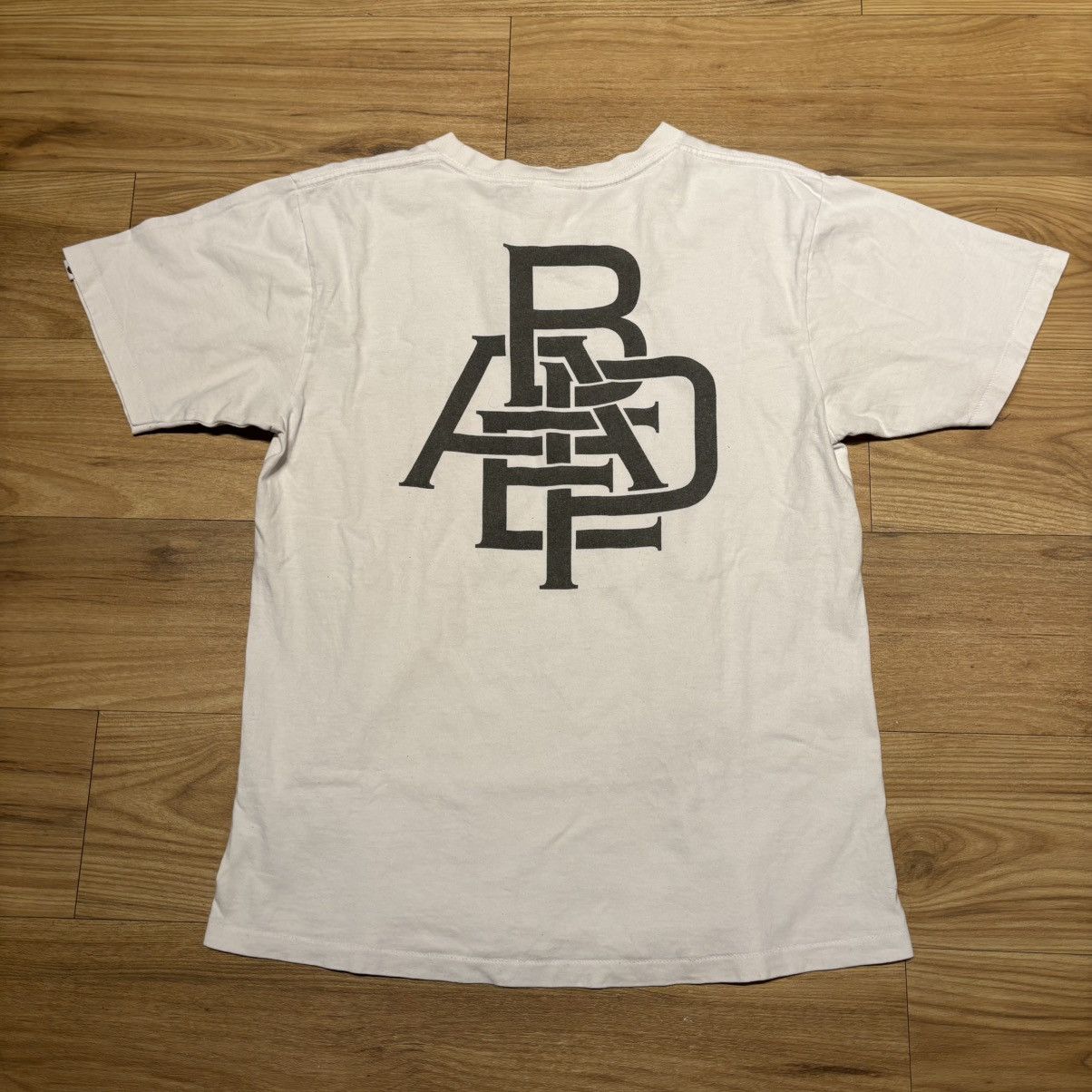 Bape Bape Graffiti Logo Tee Size US M / EU 48-50 / 2 - 2 Thumbnail