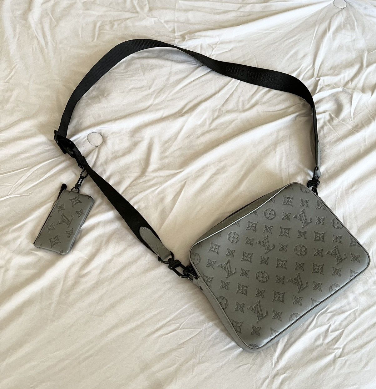 Louis Vuitton LOUIS VUITTON Monogram Shadow LV Duo Messenger Bag Grey Size ONE SIZE - 7 Thumbnail