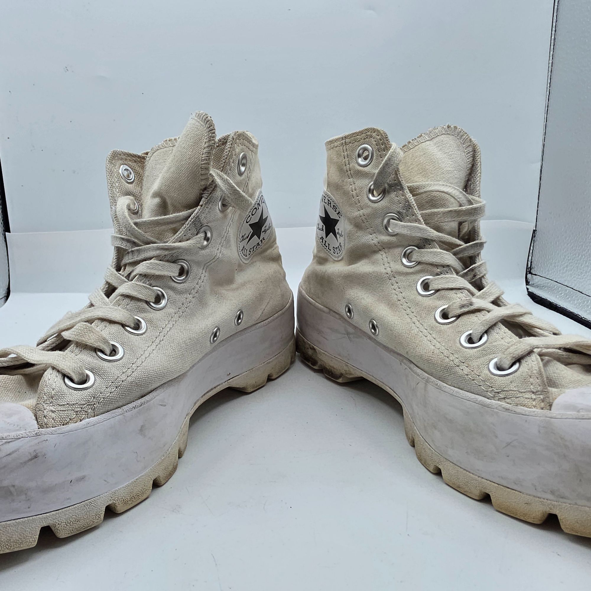 Converse Converse Chuck Taylor All Star Lugged Hi Womens 9 Triple Whi Size US 9 / IT 39 - 2 Thumbnail