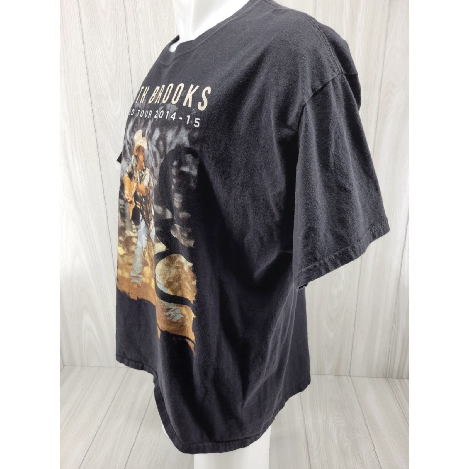 Hanes Garth Brooks World Tour 2014-15 Men's Black Short Sleeve Shirt XL Hanes T-Shirt Size US XL / EU 56 / 4 - 3 Thumbnail
