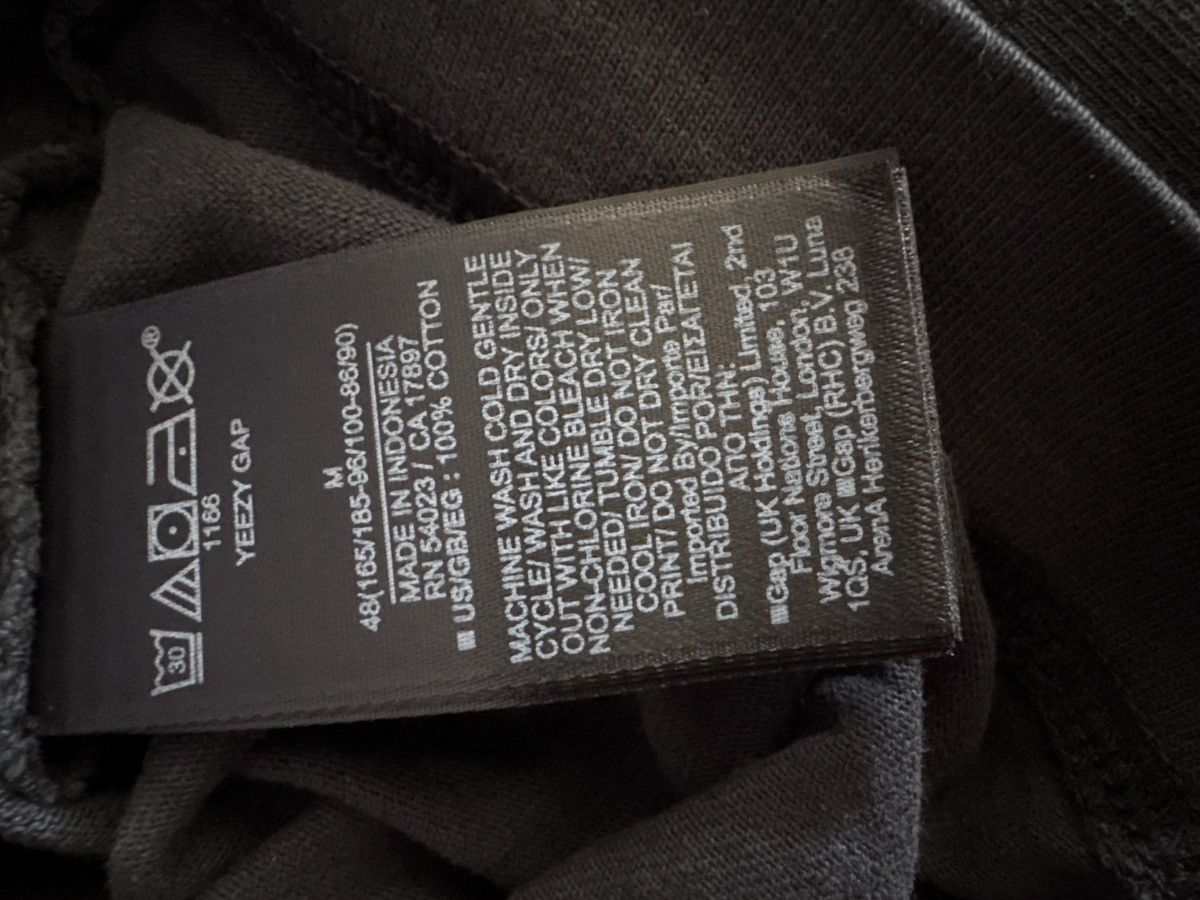 Balenciaga × Gap × Yeezy YZY x GAP 3/4 sleeve tee Size US M / EU 48-50 / 2 - 6 Thumbnail
