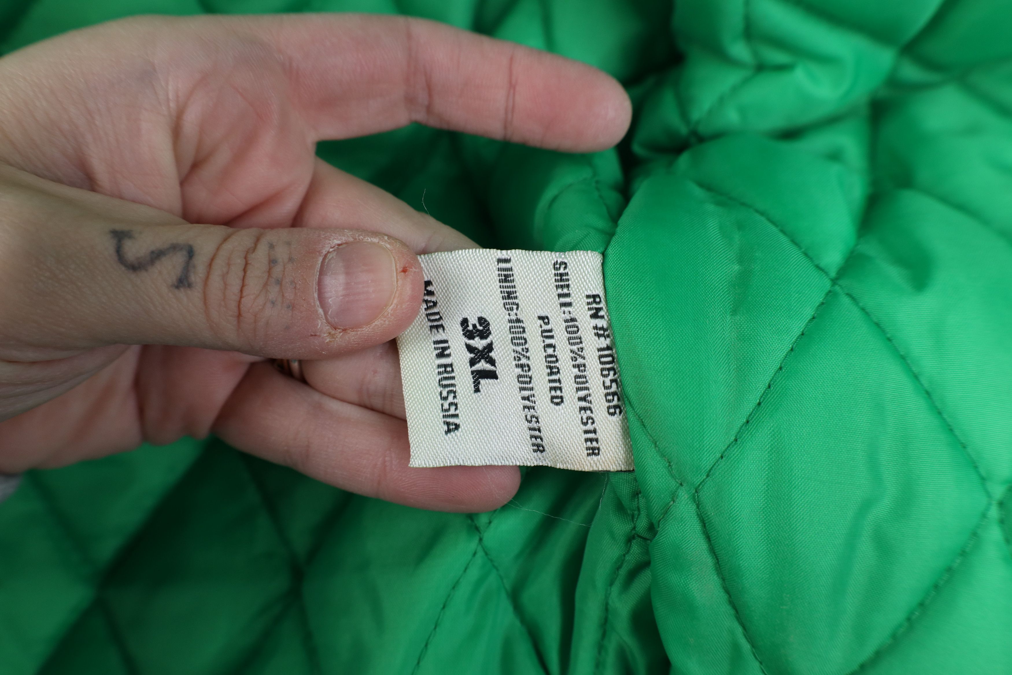 Vintage Deadstock Vintage 90s Quilted Satin Bomber Jacket Green Size US XXL / EU 58 / 5 - 12 Thumbnail