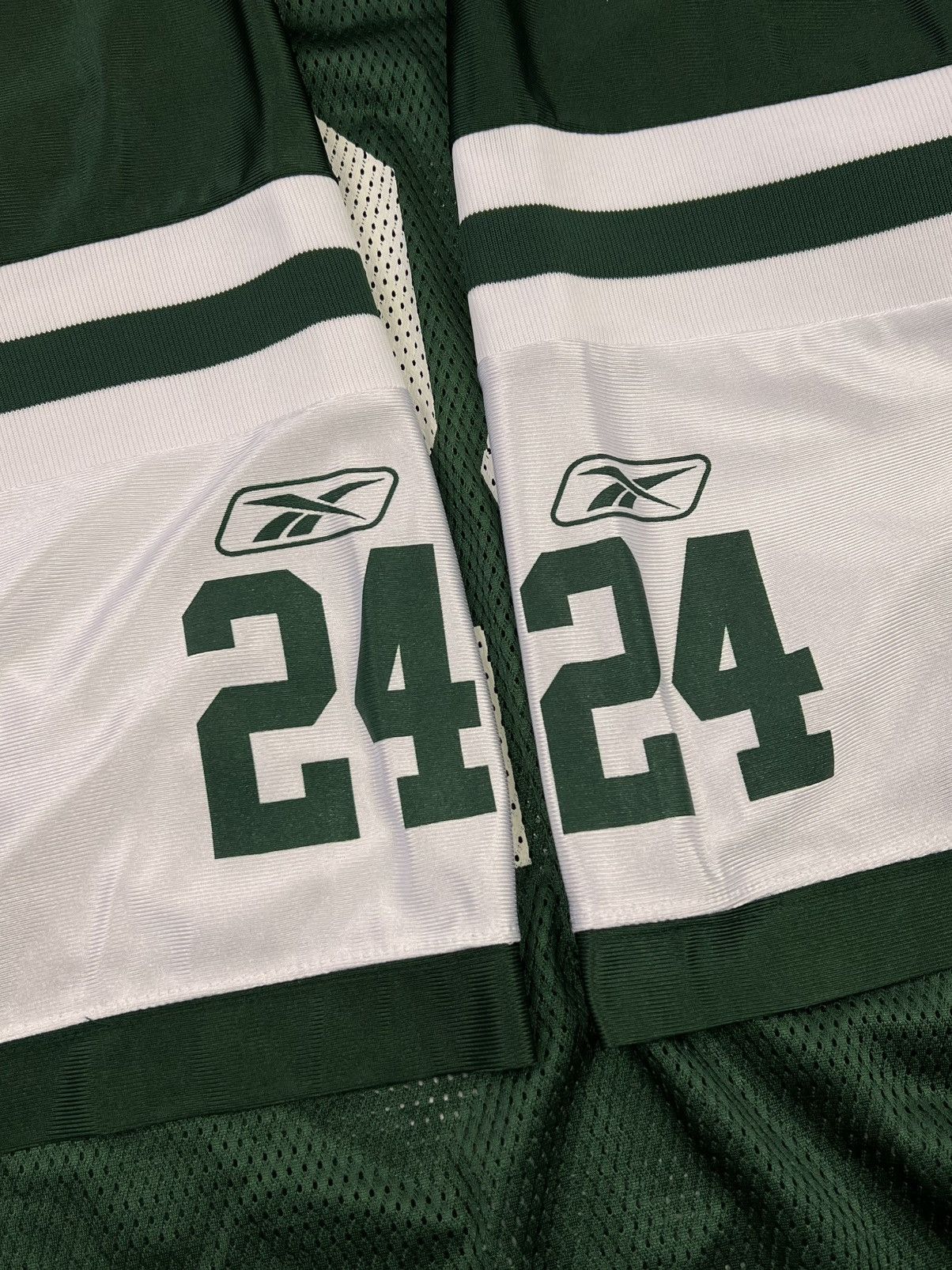 NFL Reebok On Field New York Jets NFL Darrelle Revis #24 Jersey Size US XL / EU 56 / 4 - 3 Thumbnail