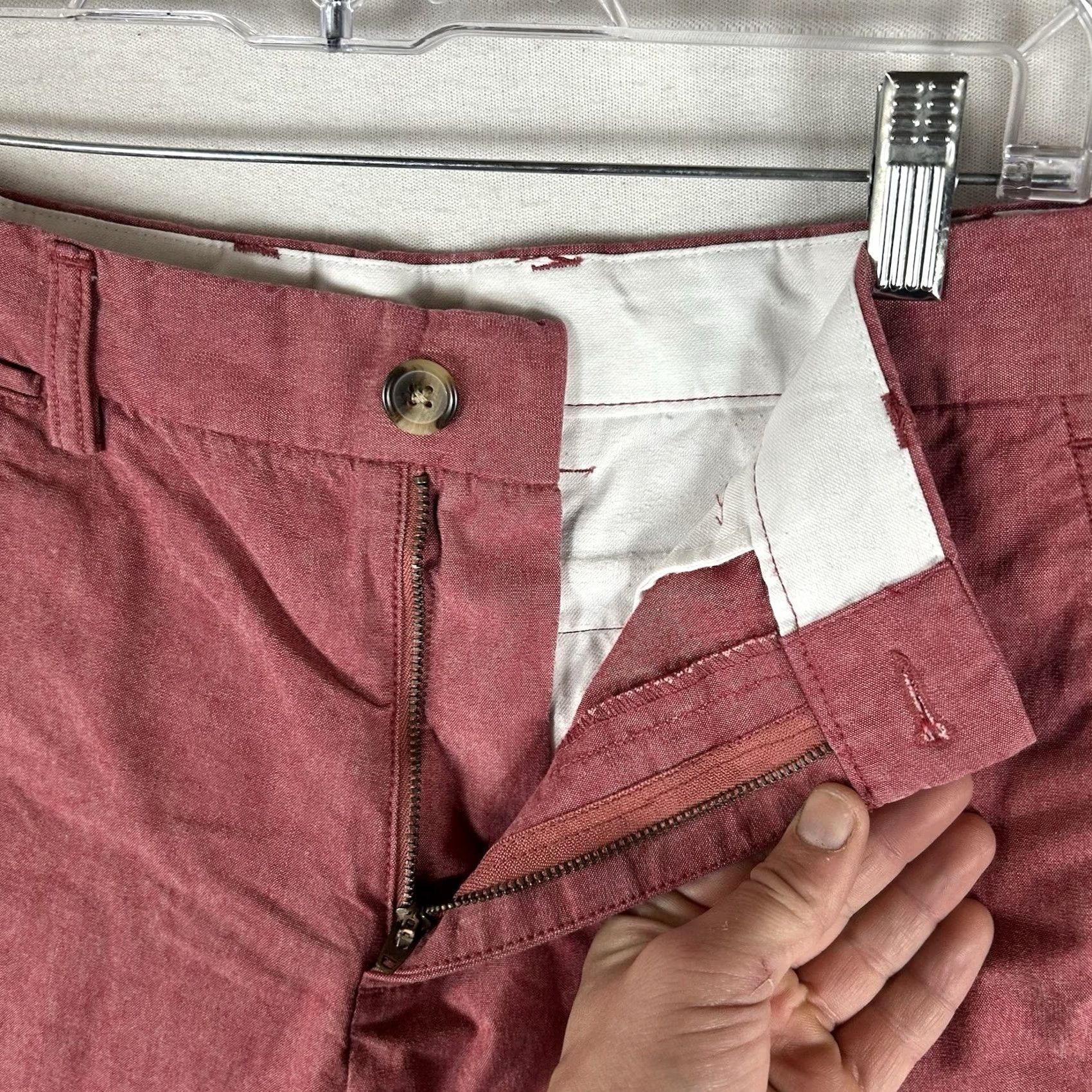 Old Navy Old Navy Slim Red Chambray Chino Shorts Men 28 Casual Flat Front Mid Rise Button Zipper Pockets 10in Inseam Size US 28 / EU 44 - 3 Thumbnail