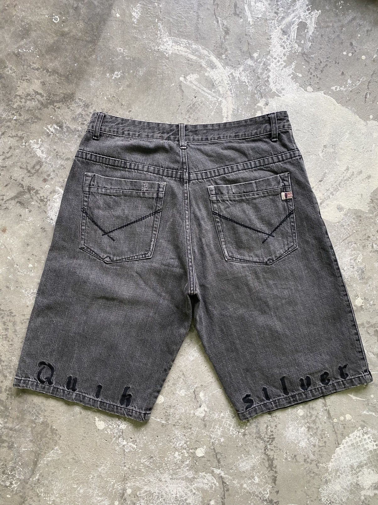 Quiksilver × Vintage Vintage Quiksilver Emberoidery Spellout Denim Short Pants Size US 33 - 1 Thumbnail