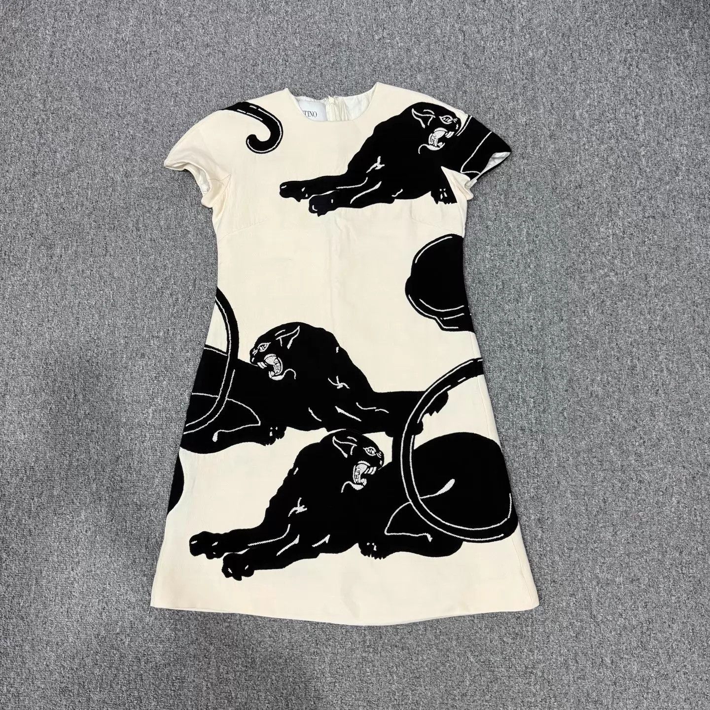 Valentino Vanetino women's silk dress 38 99 new Size XS / US 0-2 / IT 36-38 - 1 Thumbnail