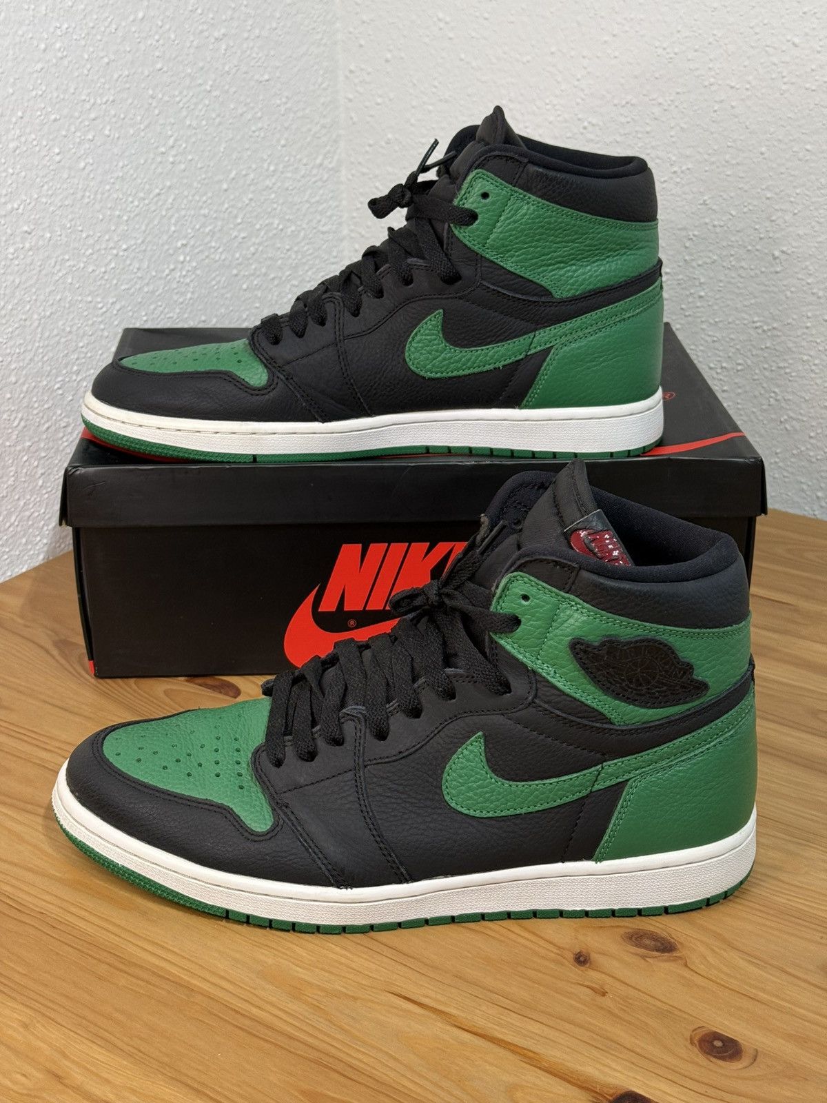Jordan Brand × Nike Nike Air Jordan 1 Retro High Pine Green Black Size US 11 / EU 44 - 5 Thumbnail