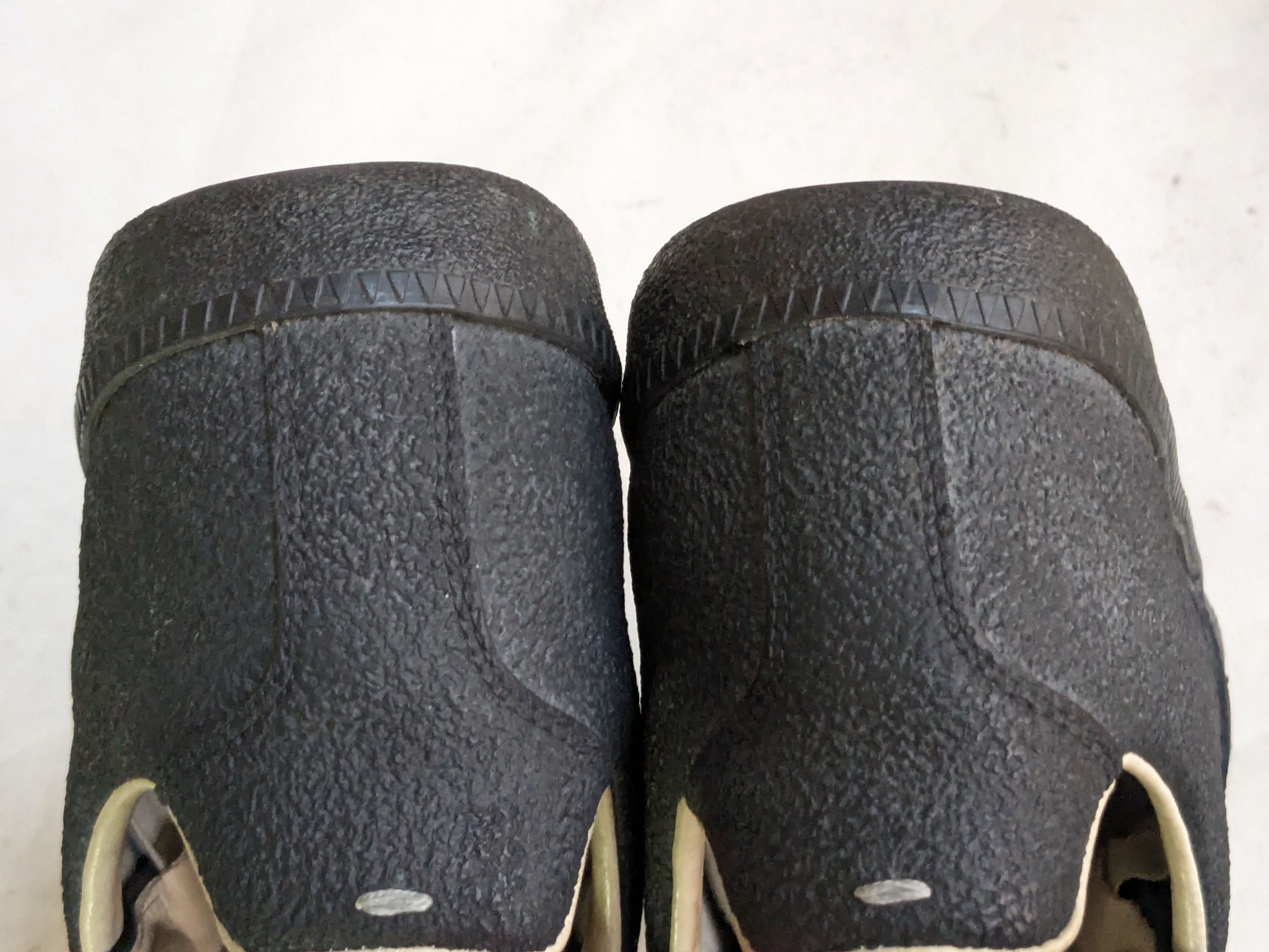 Maison Margiela Maison Margiela Replica GAT Rubberized 9 42 Low Tops Size US 9 / EU 42 - 14 Thumbnail
