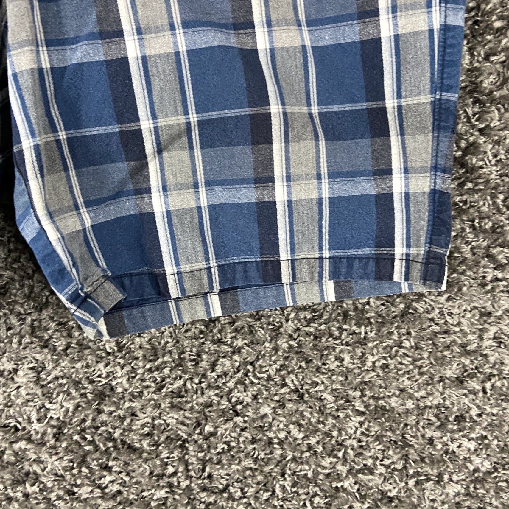 Banana Republic Banana Republic Shorts 35 Blue Plaid Chino Mens Size US 35 - 2 Thumbnail