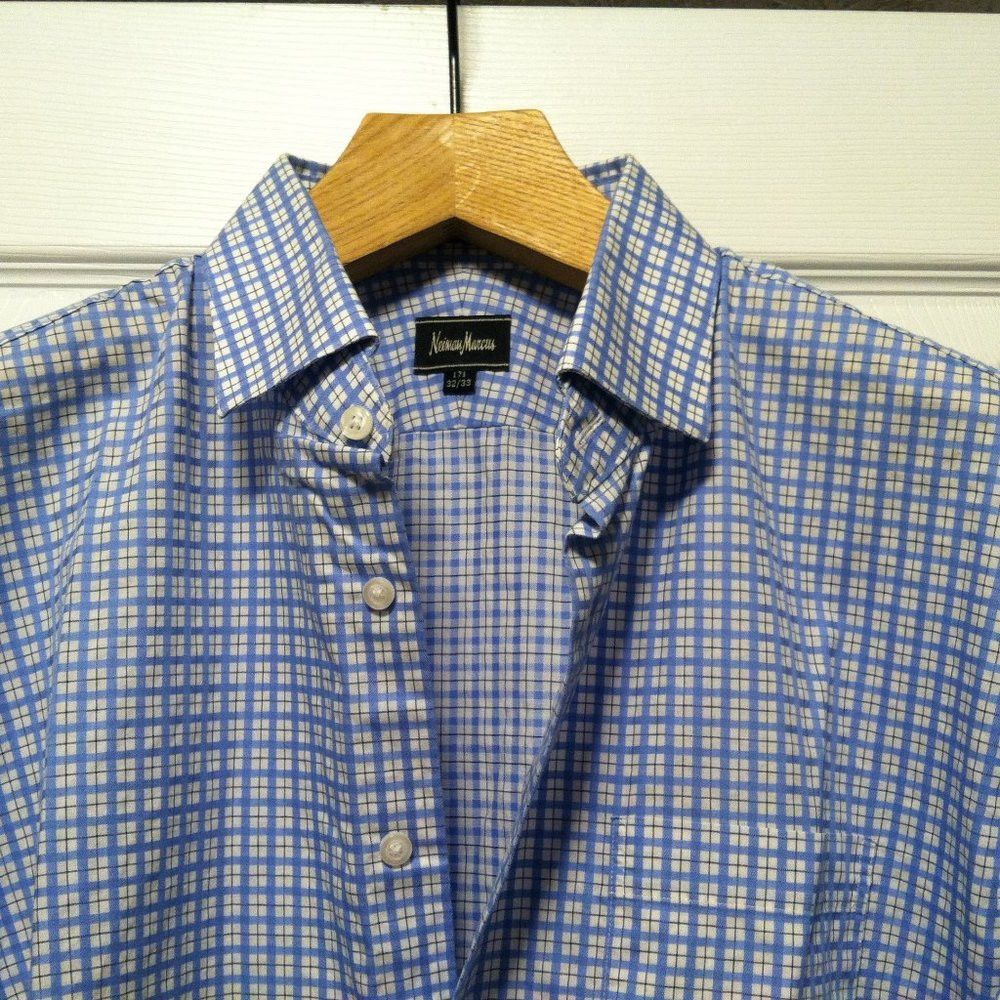 Neiman Marcus NEIMAN MARCUS MENS COTTON CASUAL SHIRT SIZE: 17.5/32-33 Size US XL / EU 56 / 4 - 1 Thumbnail
