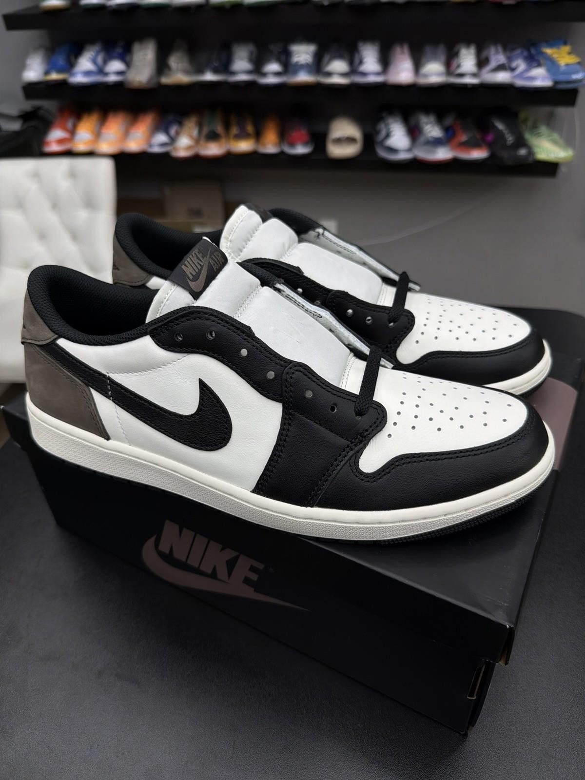 Nike Jordan 1 Retro Low OG Mocha CZ0790-102 Size 12 Brand New Size US 12 / EU 45 - 3 Thumbnail