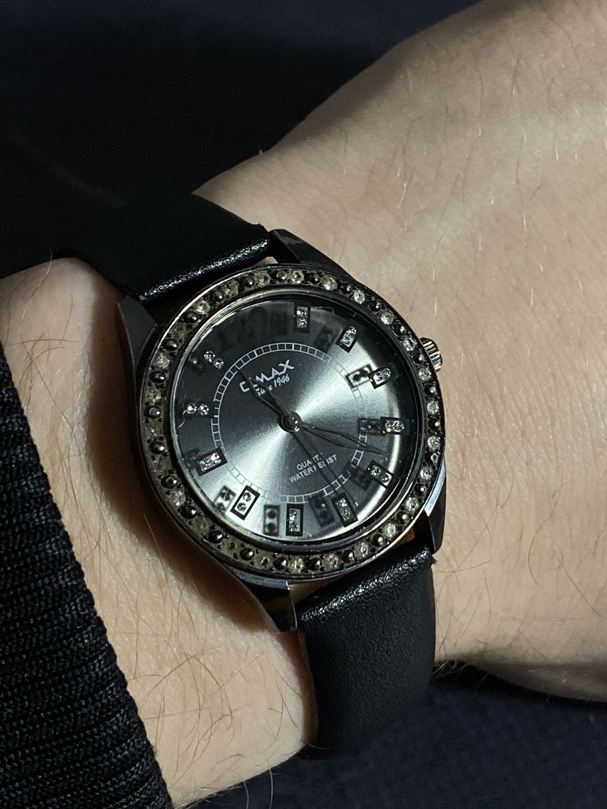 Japanese Brand × Vintage Omax Crystal Bezel Watch Black Strap Japanese Brand Size ONE SIZE - 4 Thumbnail